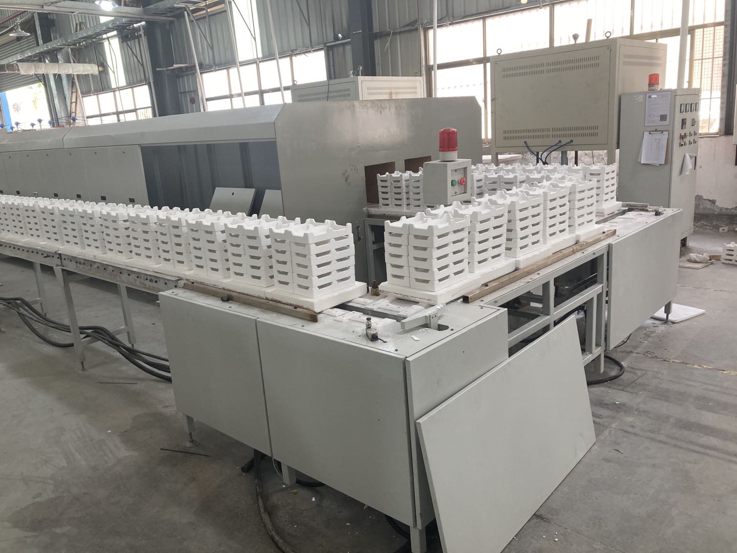 RTB-1700℃系(xi)列氧化鋁基片燒(shao)結(jié)(jie)窯2