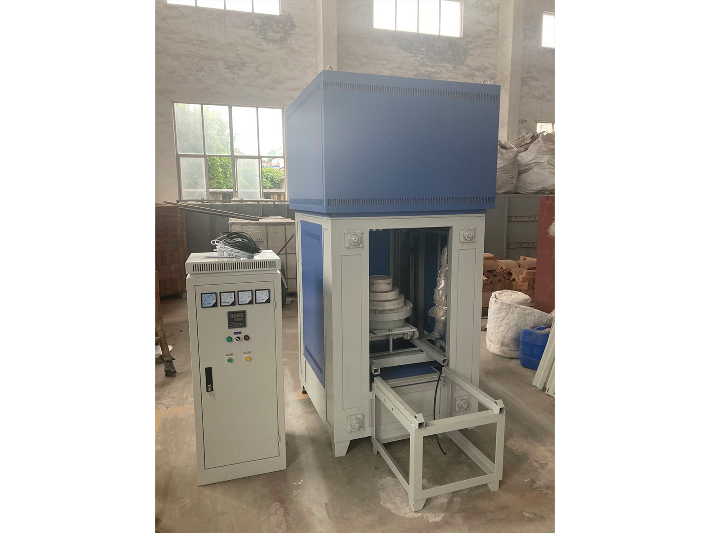 JGMT-1600℃系(xi)列微(wei)晶(jing)玻璃(li)熔化(hua)爐